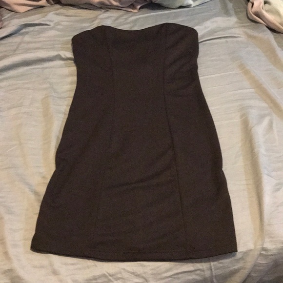 Forever 21 Dresses & Skirts - Y2K strapless criss cross back dress